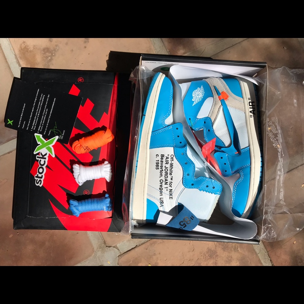Nike Air Jordan Retro 1 Off-White UNC